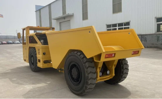 Compact underground mining haul truck
